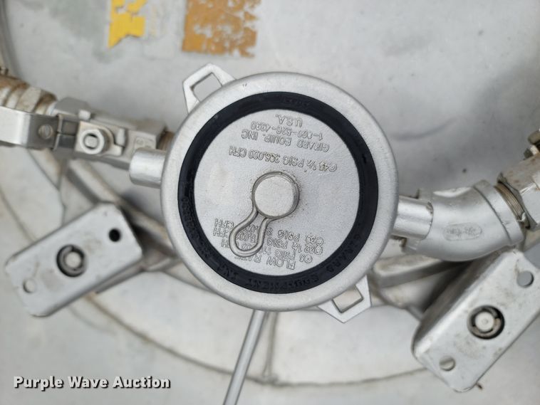 image for item JN9241 1990 Heil  tank trailer