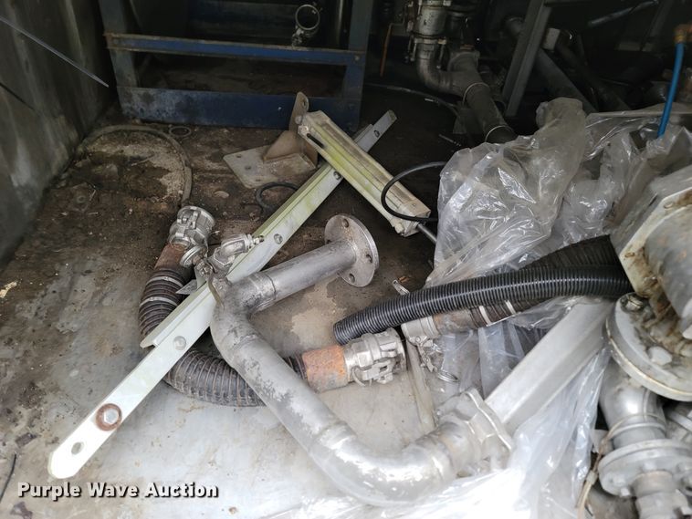 image for item JN9241 1990 Heil  tank trailer