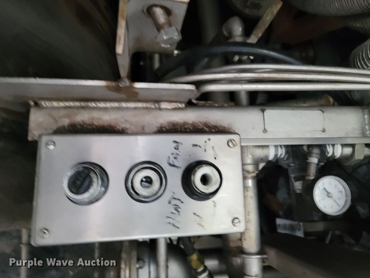 image for item JN9241 1990 Heil  tank trailer