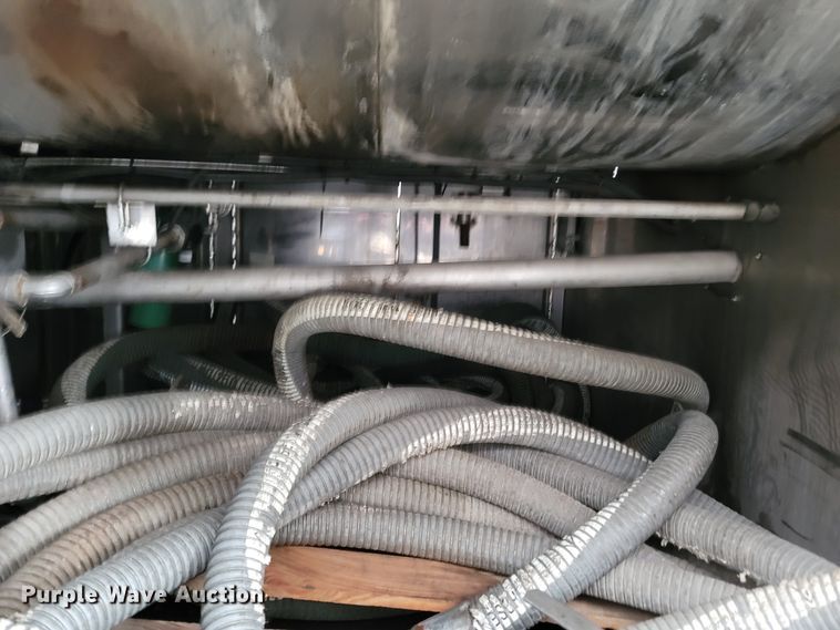 image for item JN9241 1990 Heil  tank trailer