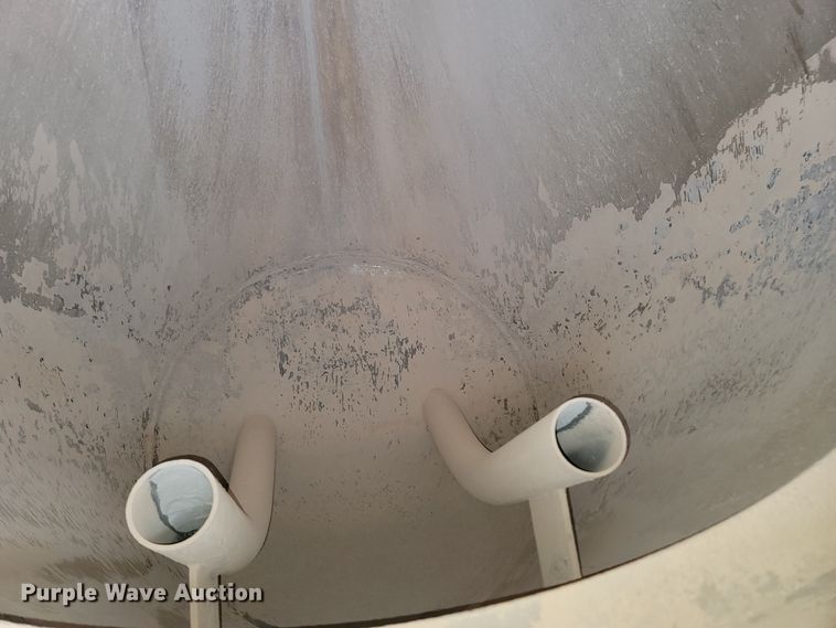 image for item JN9242 2001 Heil 99-0-1568  pneumatic dry bulk trailer