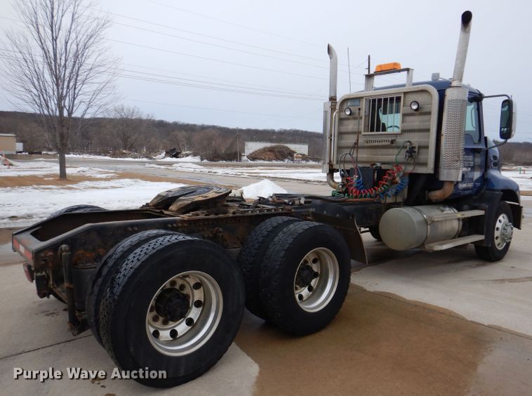 image for item KH9007 2005 Mack CXN613  semi truck