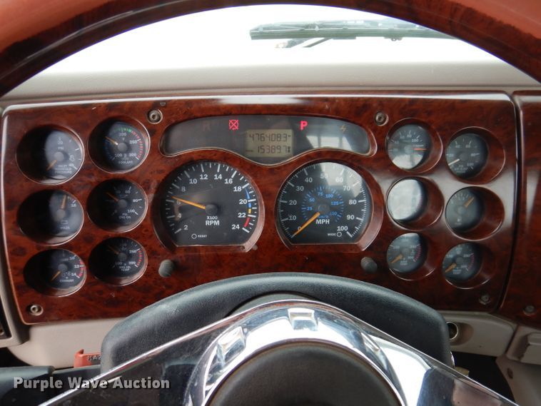 image for item KH9007 2005 Mack CXN613  semi truck