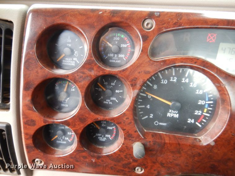 image for item KH9007 2005 Mack CXN613  semi truck