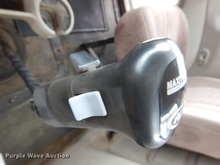 image for item KH9007 2005 Mack CXN613  semi truck