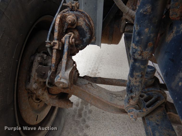 image for item KH9007 2005 Mack CXN613  semi truck