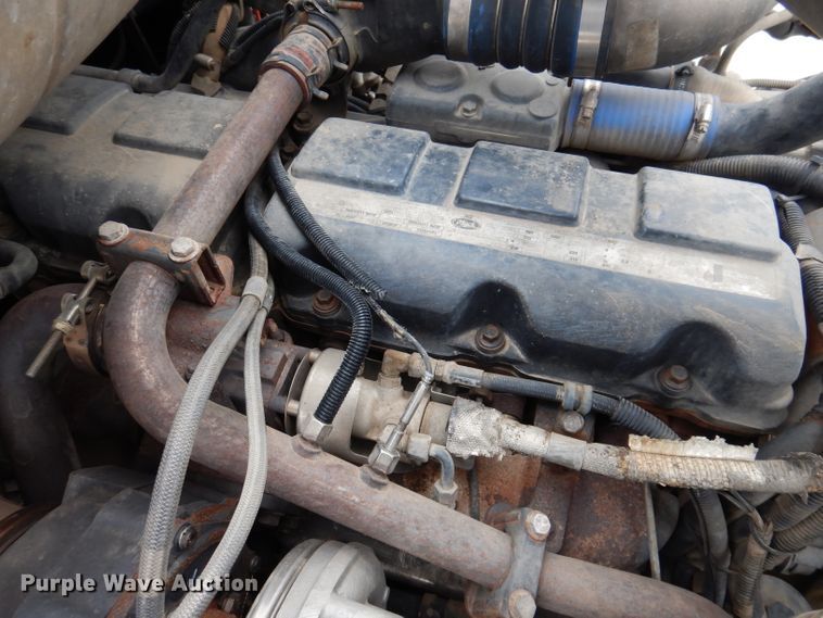 image for item KH9007 2005 Mack CXN613  semi truck