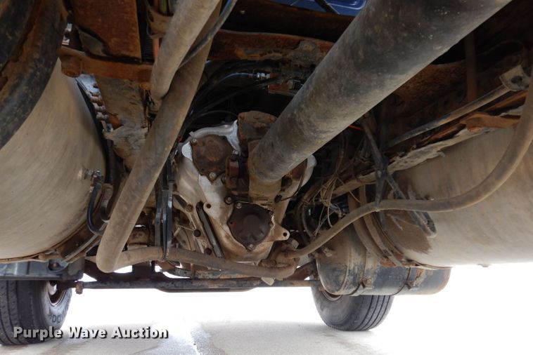 image for item KH9007 2005 Mack CXN613  semi truck