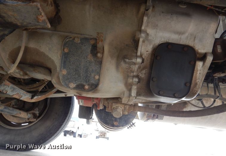 image for item KH9007 2005 Mack CXN613  semi truck