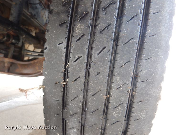 image for item KH9007 2005 Mack CXN613  semi truck