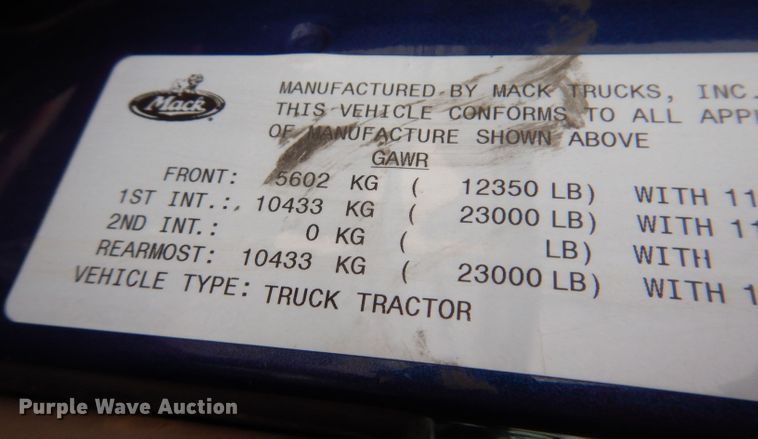 image for item KH9007 2005 Mack CXN613  semi truck