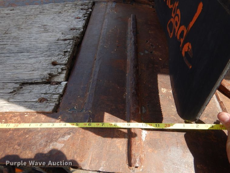 image for item LJ9821 2014 Fontaine Renegade LX40  lowboy equipment trailer