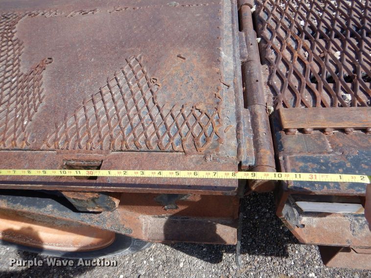 image for item LJ9822 2006 Ledwell LW48 HT2-10-PB  drop deck equipment trailer