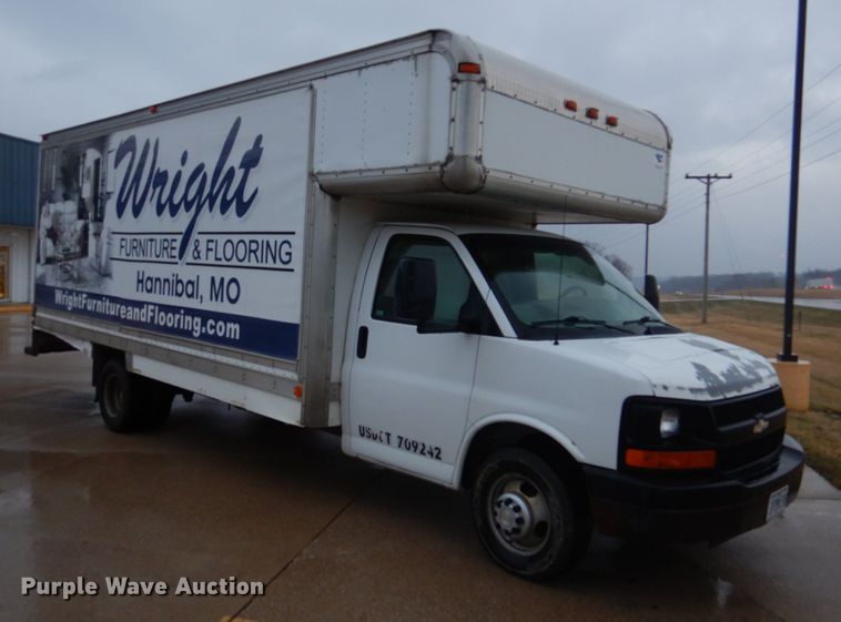image for item DH8218 2008 Chevrolet Express 3500  box truck