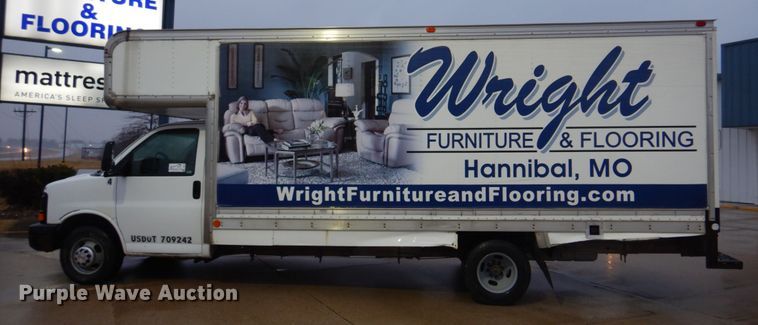 image for item DH8218 2008 Chevrolet Express 3500  box truck