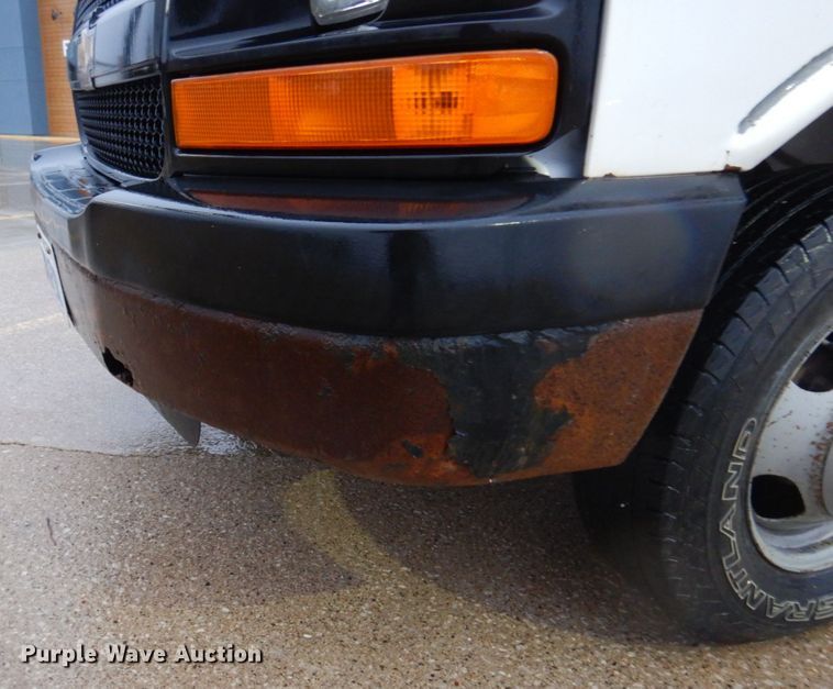 image for item DH8218 2008 Chevrolet Express 3500  box truck