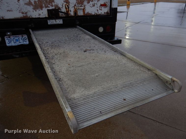 image for item DH8218 2008 Chevrolet Express 3500  box truck