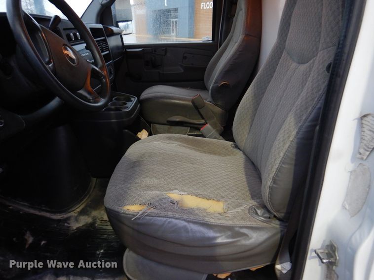 image for item DH8218 2008 Chevrolet Express 3500  box truck