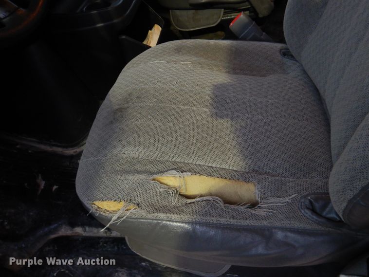 image for item DH8218 2008 Chevrolet Express 3500  box truck