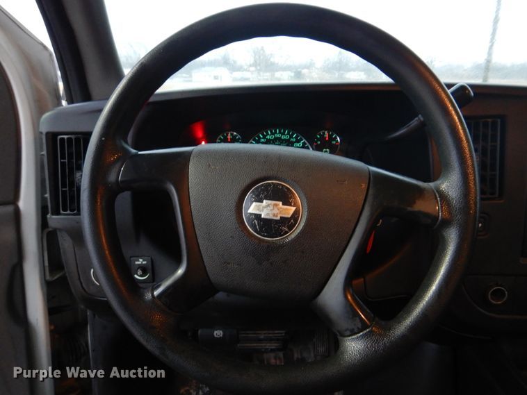 image for item DH8218 2008 Chevrolet Express 3500  box truck