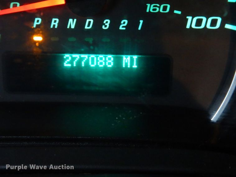 image for item DH8218 2008 Chevrolet Express 3500  box truck