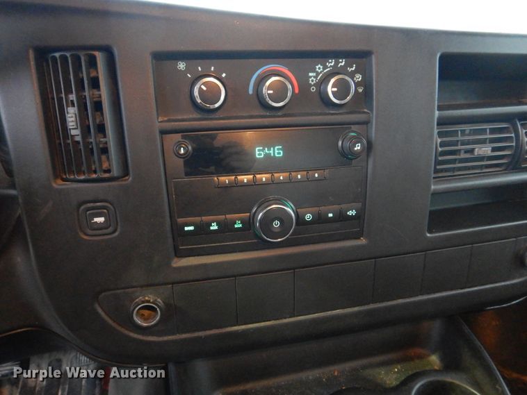 image for item DH8218 2008 Chevrolet Express 3500  box truck