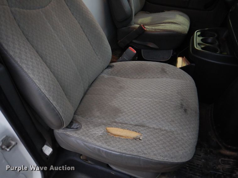 image for item DH8218 2008 Chevrolet Express 3500  box truck