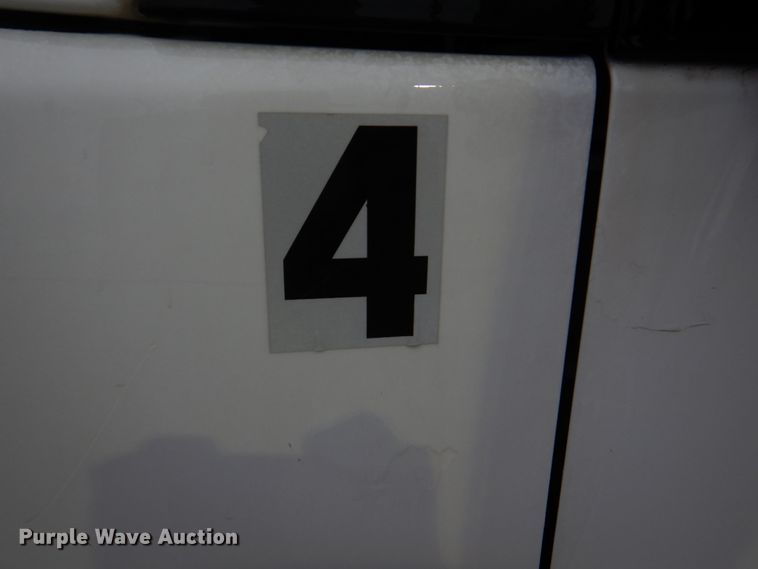 image for item DH8218 2008 Chevrolet Express 3500  box truck