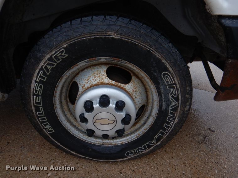 image for item DH8218 2008 Chevrolet Express 3500  box truck