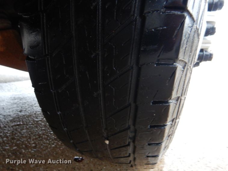 image for item DH8218 2008 Chevrolet Express 3500  box truck