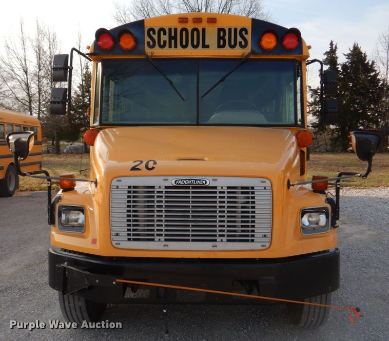 image for item DH8245 2003 Freightliner FS65  school bus