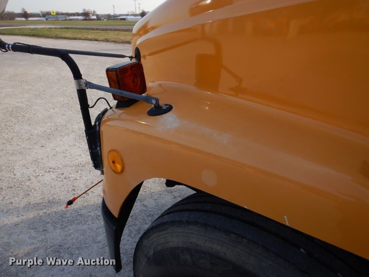 image for item DH8245 2003 Freightliner FS65  school bus