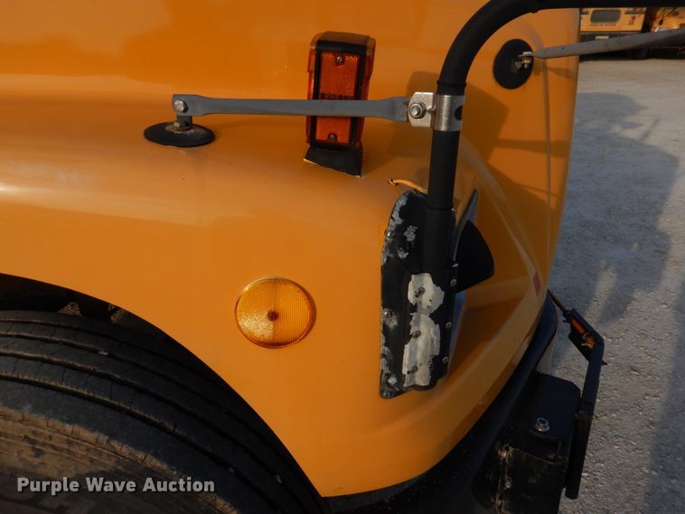 image for item DH8245 2003 Freightliner FS65  school bus