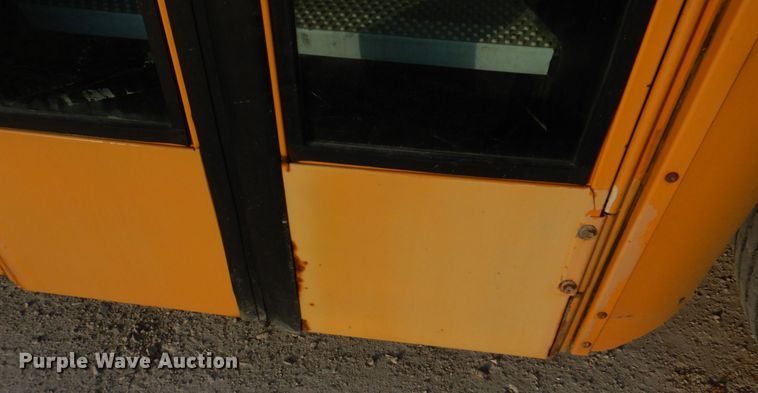 image for item DH8245 2003 Freightliner FS65  school bus