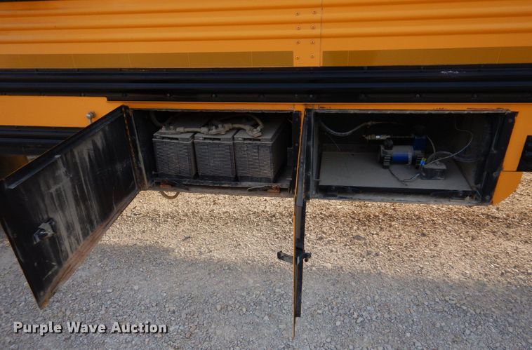 image for item DH8245 2003 Freightliner FS65  school bus