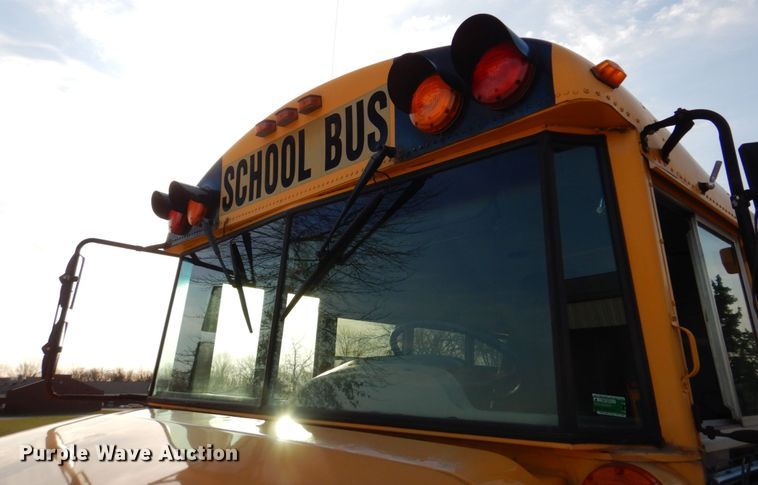 image for item DH8245 2003 Freightliner FS65  school bus