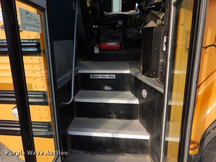 image for item DH8245 2003 Freightliner FS65  school bus