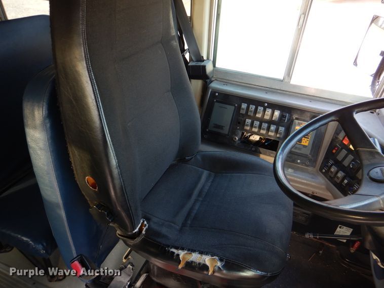 image for item DH8245 2003 Freightliner FS65  school bus