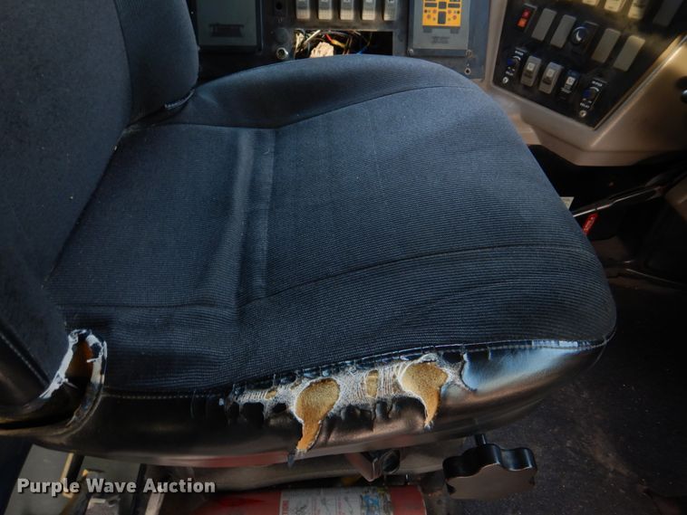 image for item DH8245 2003 Freightliner FS65  school bus