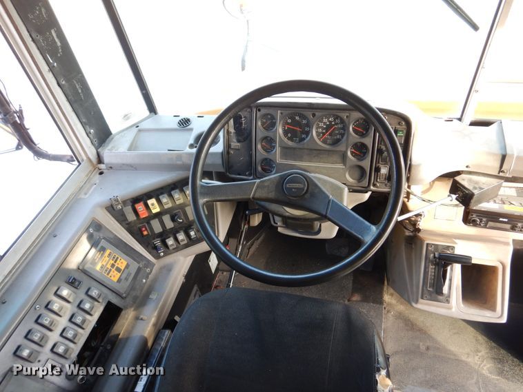 image for item DH8245 2003 Freightliner FS65  school bus