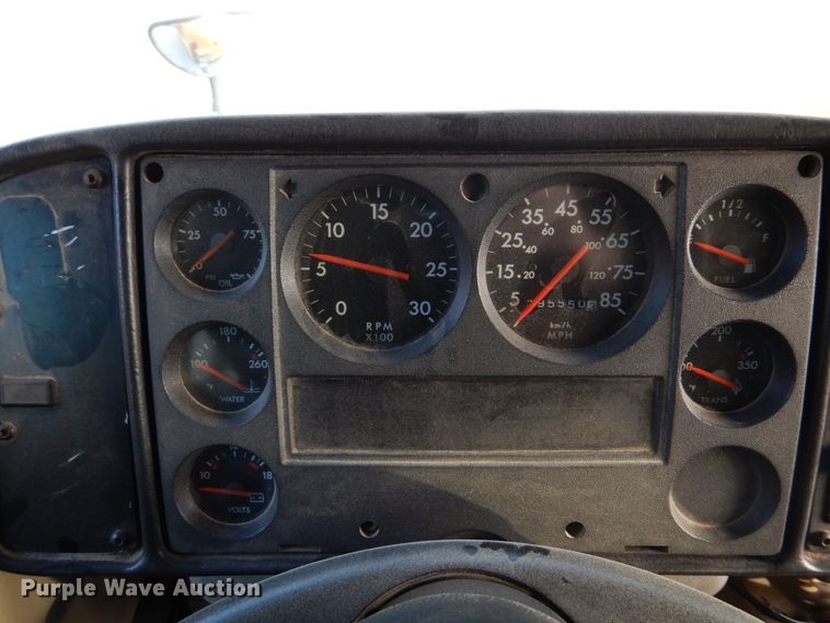 image for item DH8245 2003 Freightliner FS65  school bus