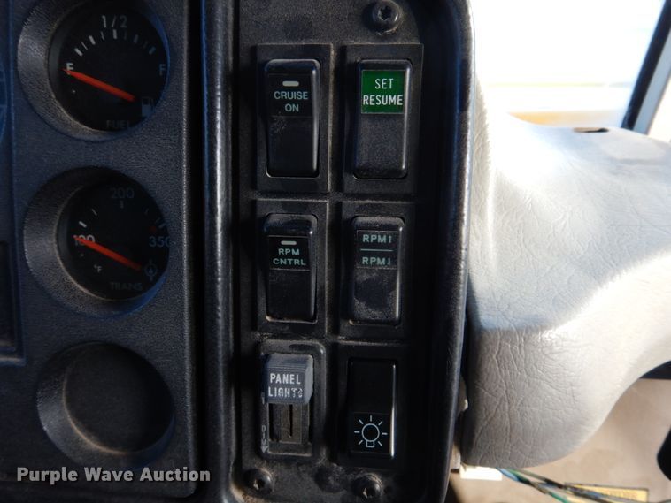 image for item DH8245 2003 Freightliner FS65  school bus