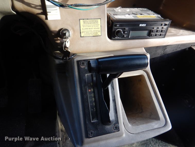 image for item DH8245 2003 Freightliner FS65  school bus