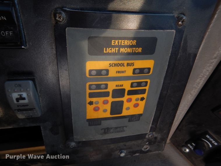image for item DH8245 2003 Freightliner FS65  school bus