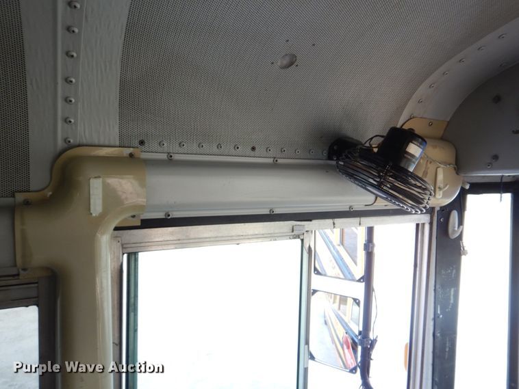 image for item DH8245 2003 Freightliner FS65  school bus