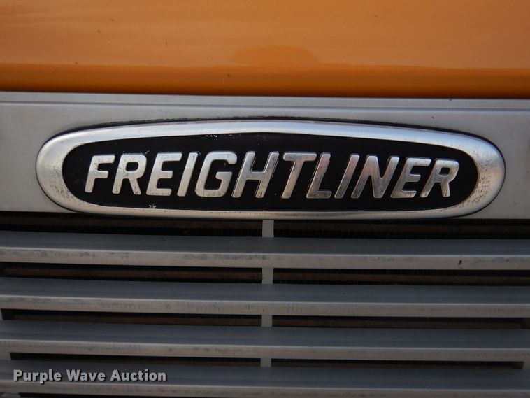 image for item DH8245 2003 Freightliner FS65  school bus