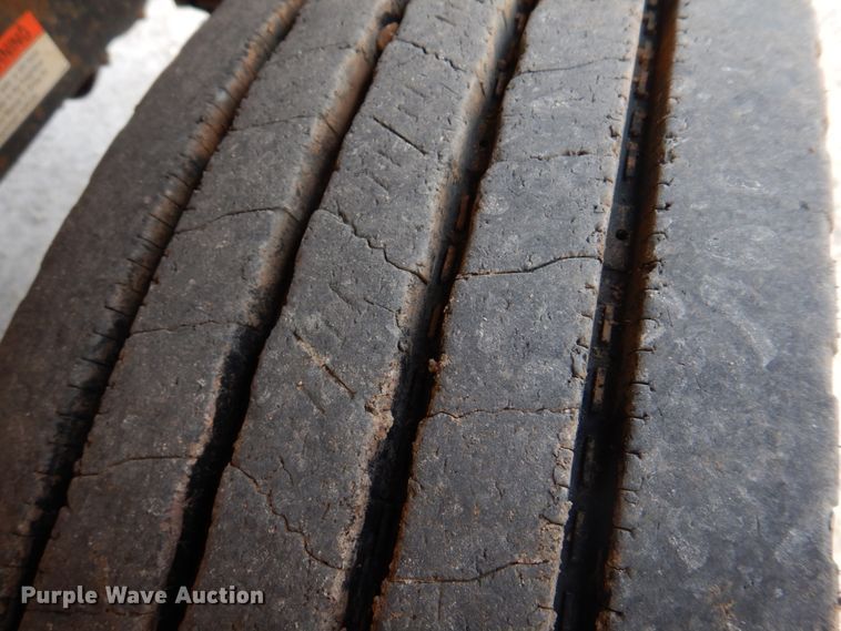 image for item DH8245 2003 Freightliner FS65  school bus