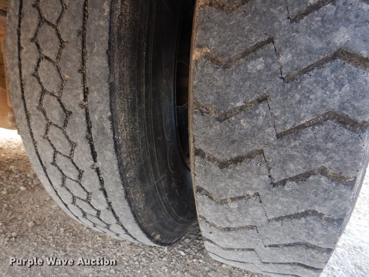 image for item DH8245 2003 Freightliner FS65  school bus