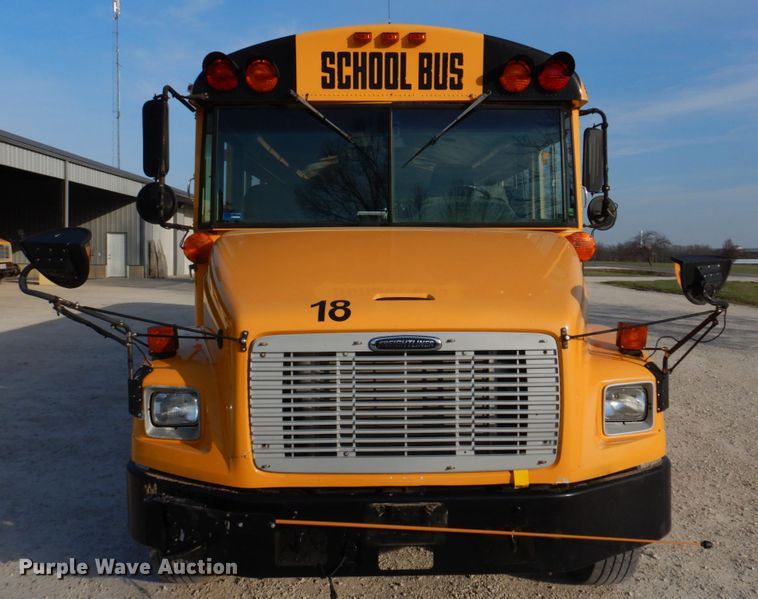 image for item DH8246 2001 Freightliner FS65  school bus