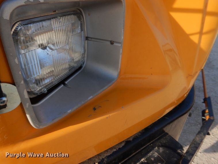 image for item DH8246 2001 Freightliner FS65  school bus